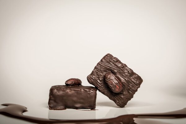 Power square (Oat, Peanut, Honey, Coconut. Almond. Coated with 70% Dark chocolate)