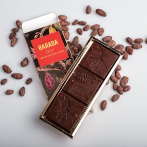 Milk chocolate with raisins and almonds